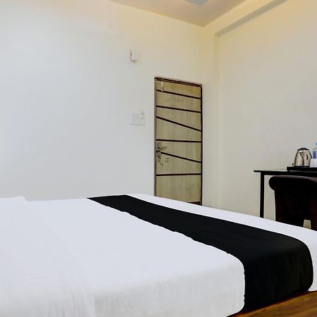 Hotel O Sb 47 Индаур Экстерьер фото