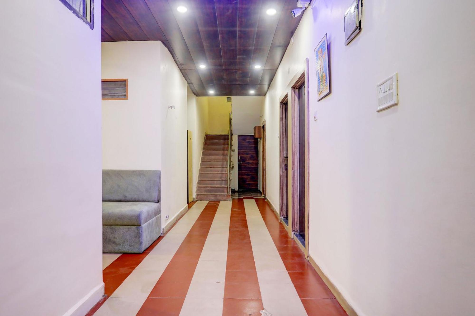 Hotel O Sb 47 Индаур Экстерьер фото